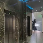 Modern & Trendy *