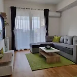 Modern & Trendy