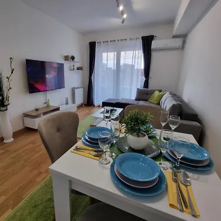 Apartment Modern & Trendy