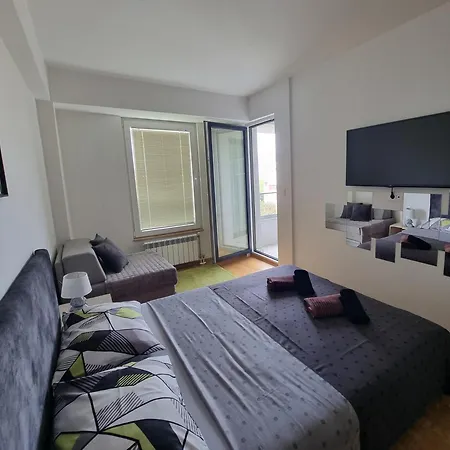 Apartment Modern & Trendy